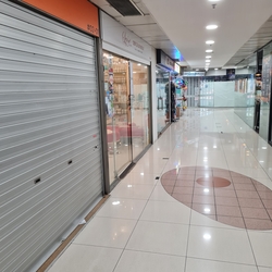 Orchard Road (D9), Retail #336111521